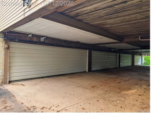 6164 Palomino Court, West Bloomfield Charter Township, MI 48322
