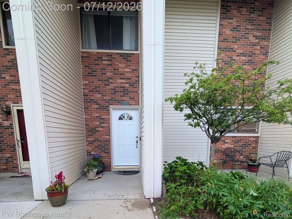 6164 Palomino Court, West Bloomfield Charter Township, MI 48322