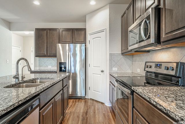 7610 Northmoon Fort, San Antonio, TX 78249
