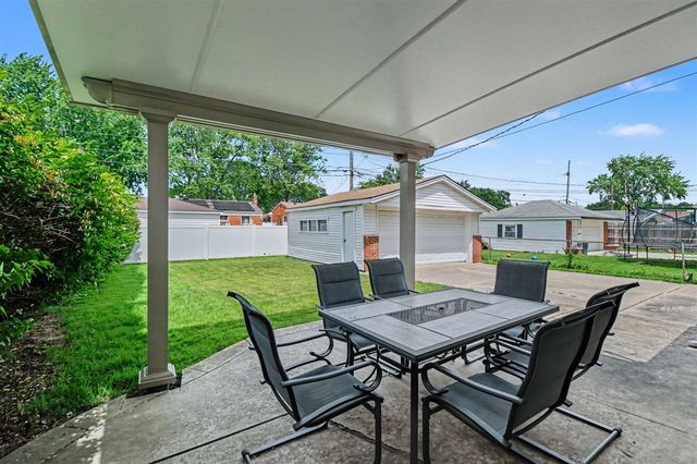 32413 Greenlawn Street, Saint Clair Shores, MI 48082