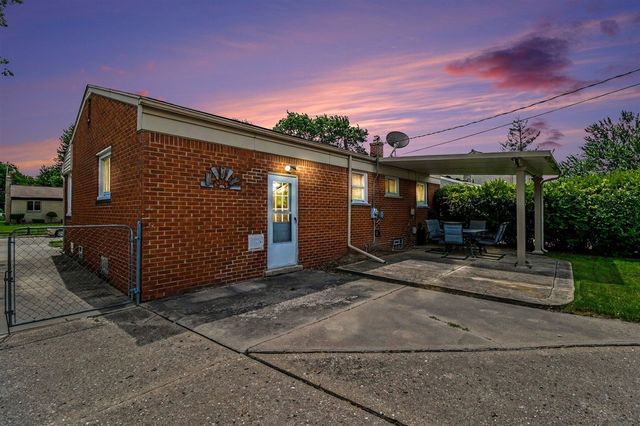 32413 Greenlawn Street, Saint Clair Shores, MI 48082