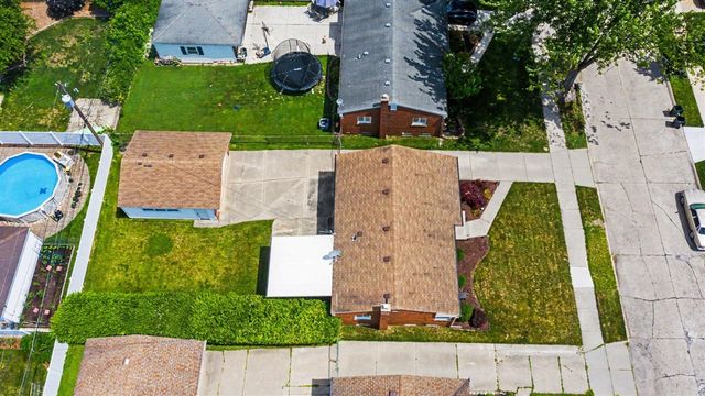 32413 Greenlawn Street, Saint Clair Shores, MI 48082