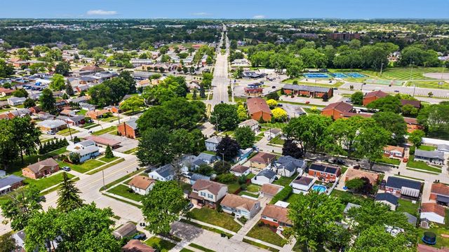 32413 Greenlawn Street, Saint Clair Shores, MI 48082