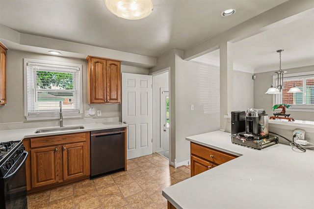 32413 Greenlawn Street, Saint Clair Shores, MI 48082