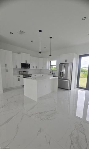 515 CROYDON AVE S, Lehigh Acres, FL 33974