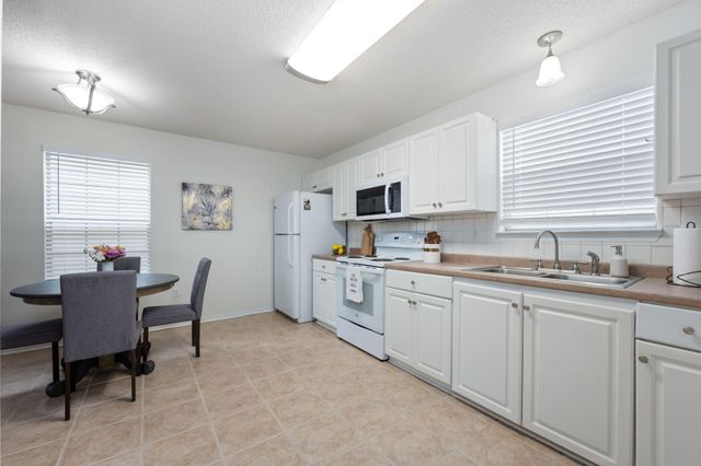 1864 Whispering Oaks Lane, Fort Walton Beach, FL 32547