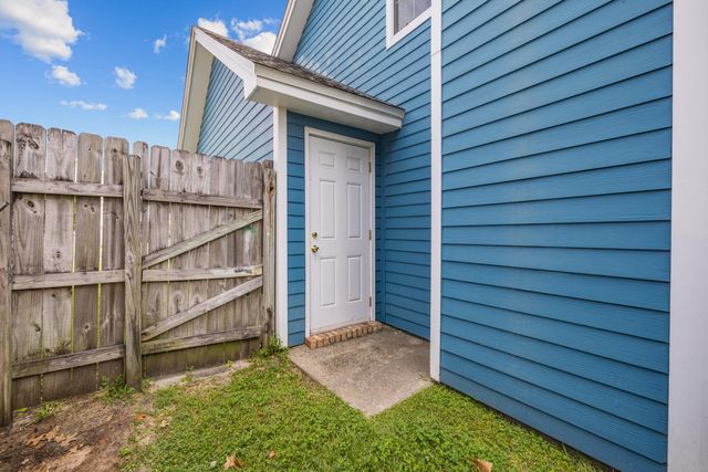 1864 Whispering Oaks Lane, Fort Walton Beach, FL 32547