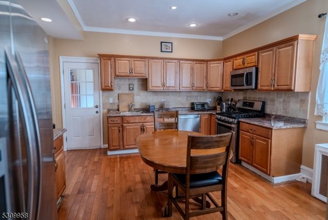 95 Beech St, East Orange City, NJ 07018