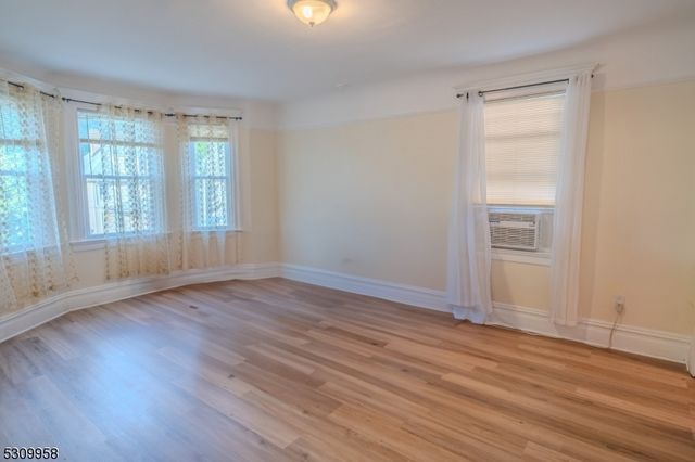 95 Beech St, East Orange City, NJ 07018