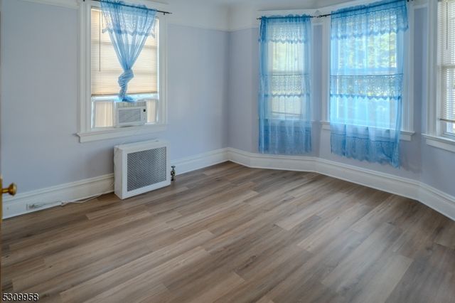 95 Beech St, East Orange City, NJ 07018