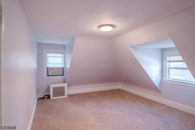 95 Beech St, East Orange City, NJ 07018