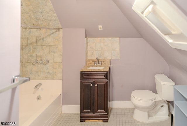 95 Beech St, East Orange City, NJ 07018