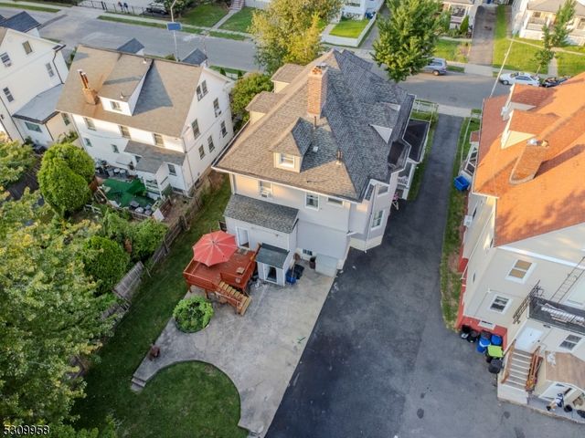 95 Beech St, East Orange City, NJ 07018