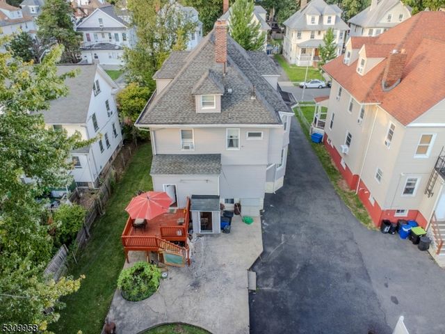 95 Beech St, East Orange City, NJ 07018