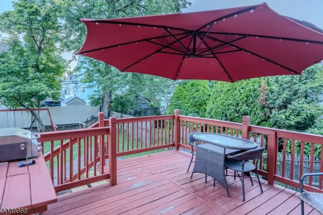 95 Beech St, East Orange City, NJ 07018