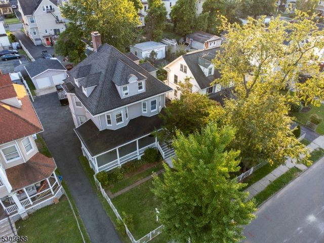 95 Beech St, East Orange City, NJ 07018