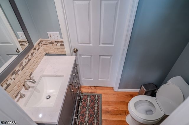 95 Beech St, East Orange City, NJ 07018