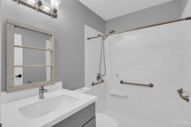 125 Ewing Drive, Fairfield, OH 45014