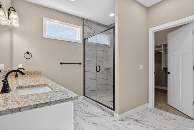 17749 Castlefeane Cove, Leo, IN 46765