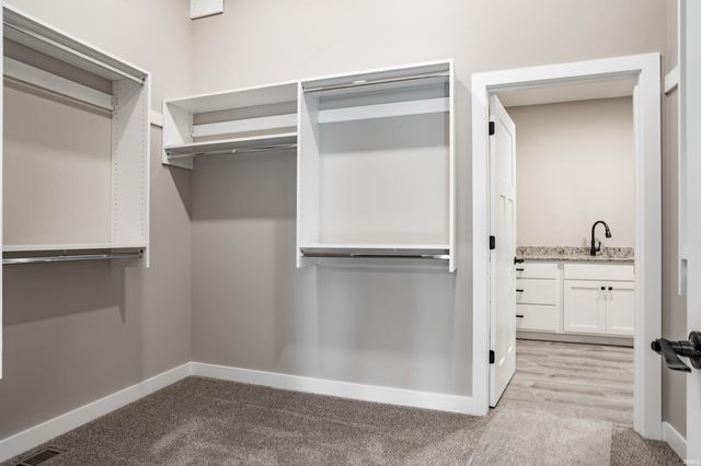 17749 Castlefeane Cove, Leo, IN 46765