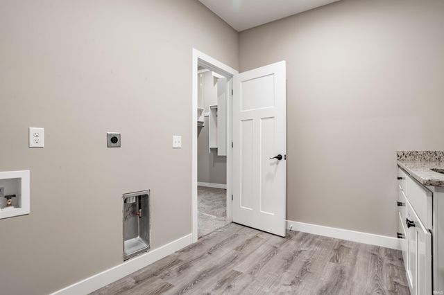 17749 Castlefeane Cove, Leo, IN 46765