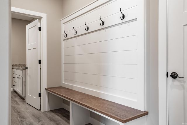 17749 Castlefeane Cove, Leo, IN 46765