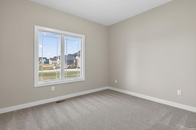 17749 Castlefeane Cove, Leo, IN 46765