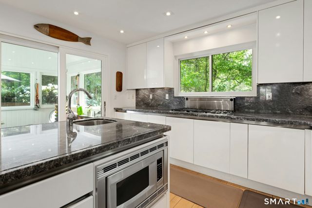 33 Butternut Lane, Stamford, CT 06903