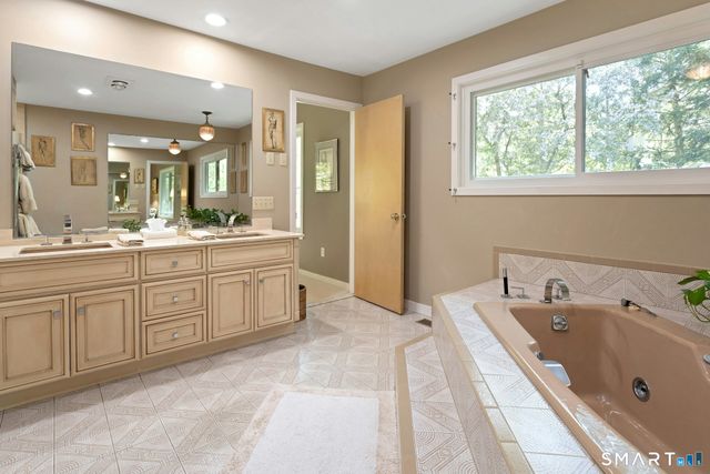 33 Butternut Lane, Stamford, CT 06903