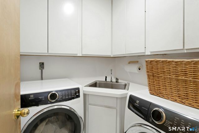 33 Butternut Lane, Stamford, CT 06903