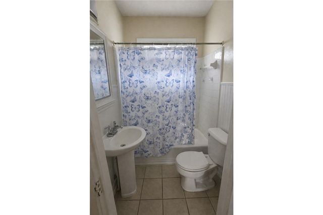 928 W Victory Drive, Savannah, GA 31415