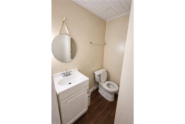 928 W Victory Drive, Savannah, GA 31415