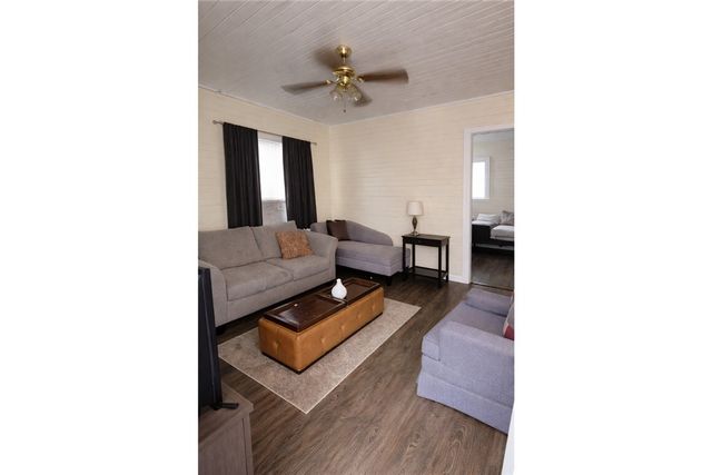 928 W Victory Drive, Savannah, GA 31415