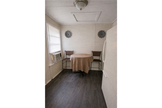 928 W Victory Drive, Savannah, GA 31415