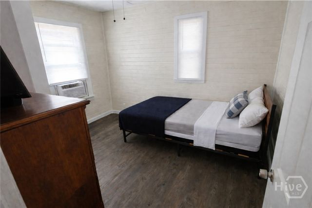 928 W Victory Drive, Savannah, GA 31415