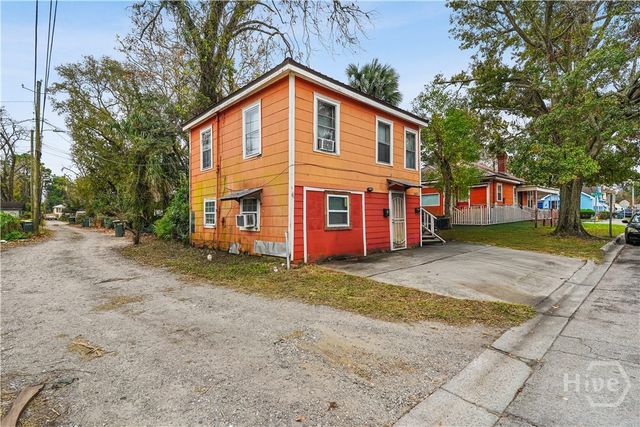 928 W Victory Drive, Savannah, GA 31415