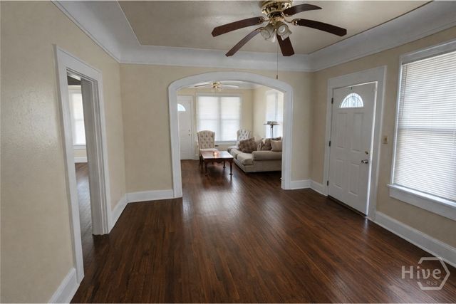 928 W Victory Drive, Savannah, GA 31415