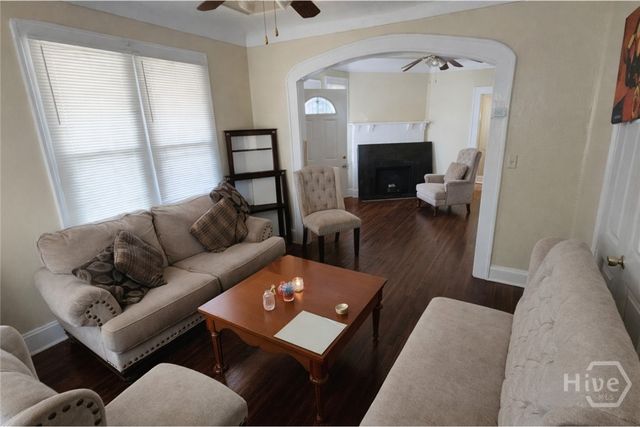 928 W Victory Drive, Savannah, GA 31415