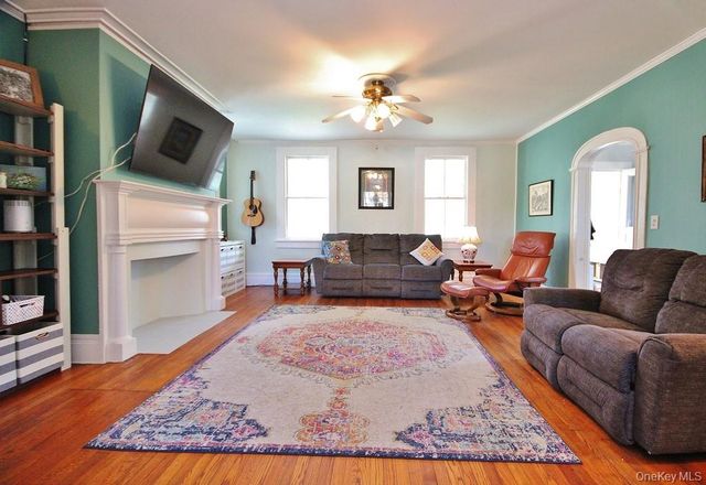 32 Old Glenham Road, Beacon, NY 12508