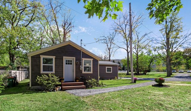 32 Old Glenham Road, Beacon, NY 12508