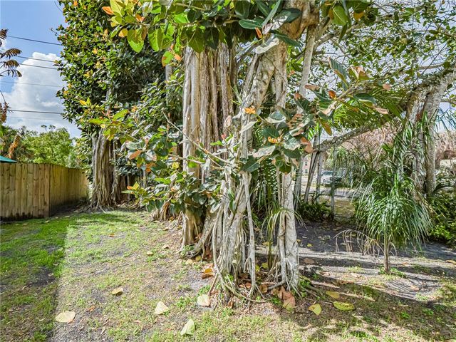 1206 21st Court, Vero Beach, FL 32960