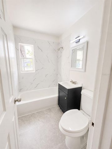 3816 W PAXTON AVENUE, Tampa, FL 33611