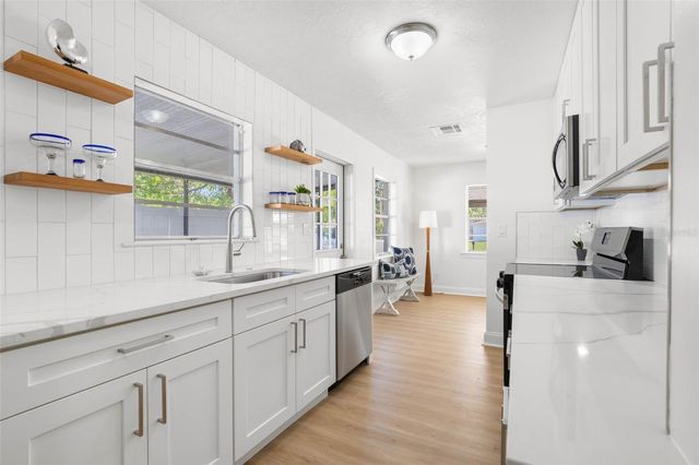 3816 W PAXTON AVENUE, Tampa, FL 33611