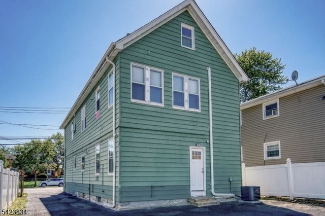 906 Roselle St, Linden City, NJ 07036