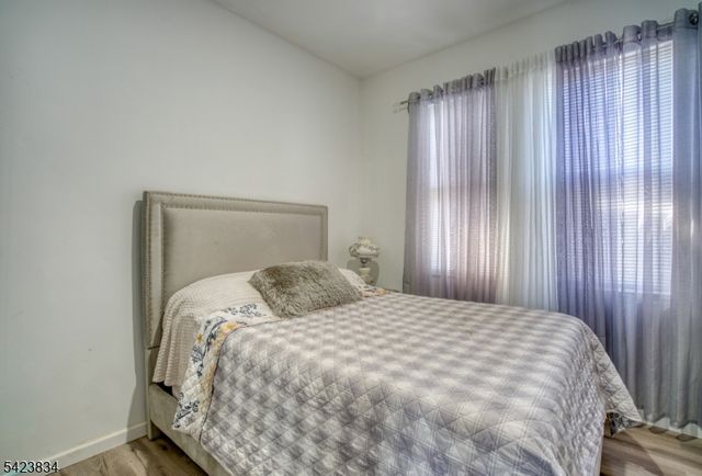 906 Roselle St, Linden City, NJ 07036
