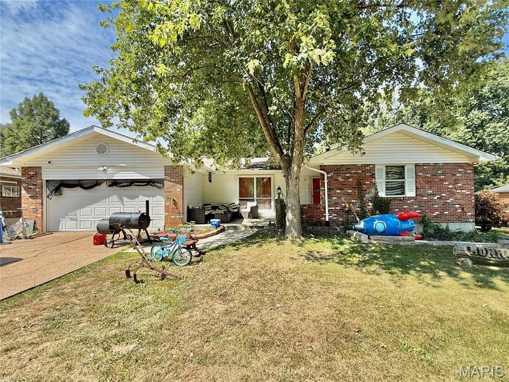5823 Mayberry Drive, Imperial, MO 63052