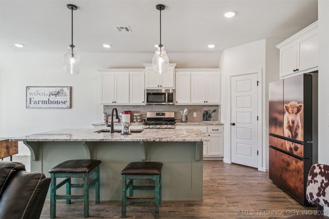 10723 S 280th East Avenue, Coweta, OK 74429