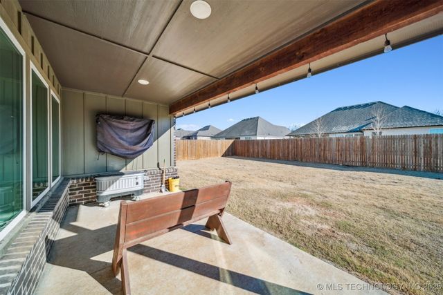 10723 S 280th East Avenue, Coweta, OK 74429