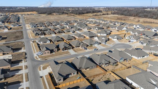 10723 S 280th East Avenue, Coweta, OK 74429