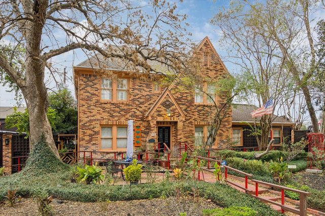 2036 Brentwood Drive, Houston, TX 77019